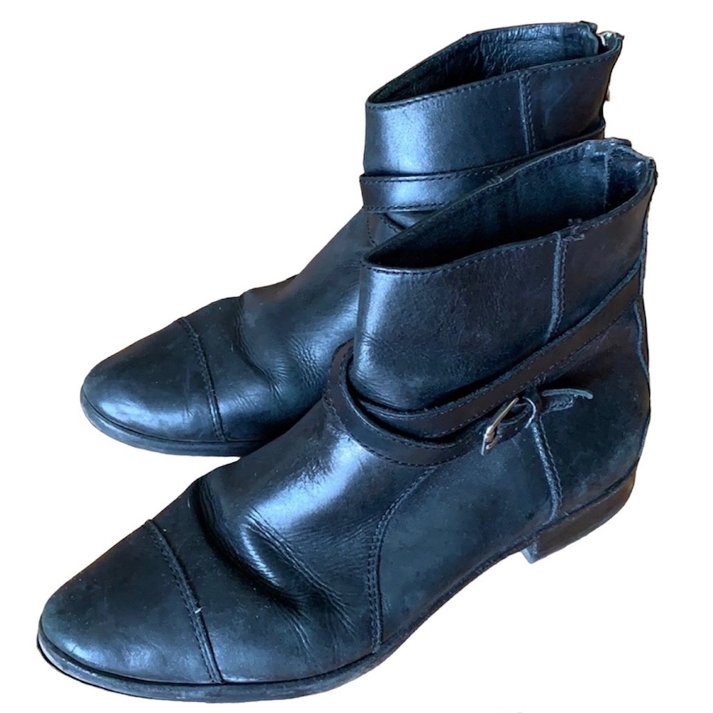 Pour La Victoire Leather Booties Size 8 Black